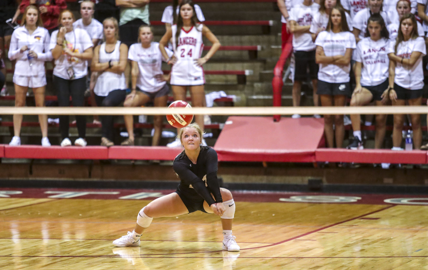 082118-mac-volleyball-026